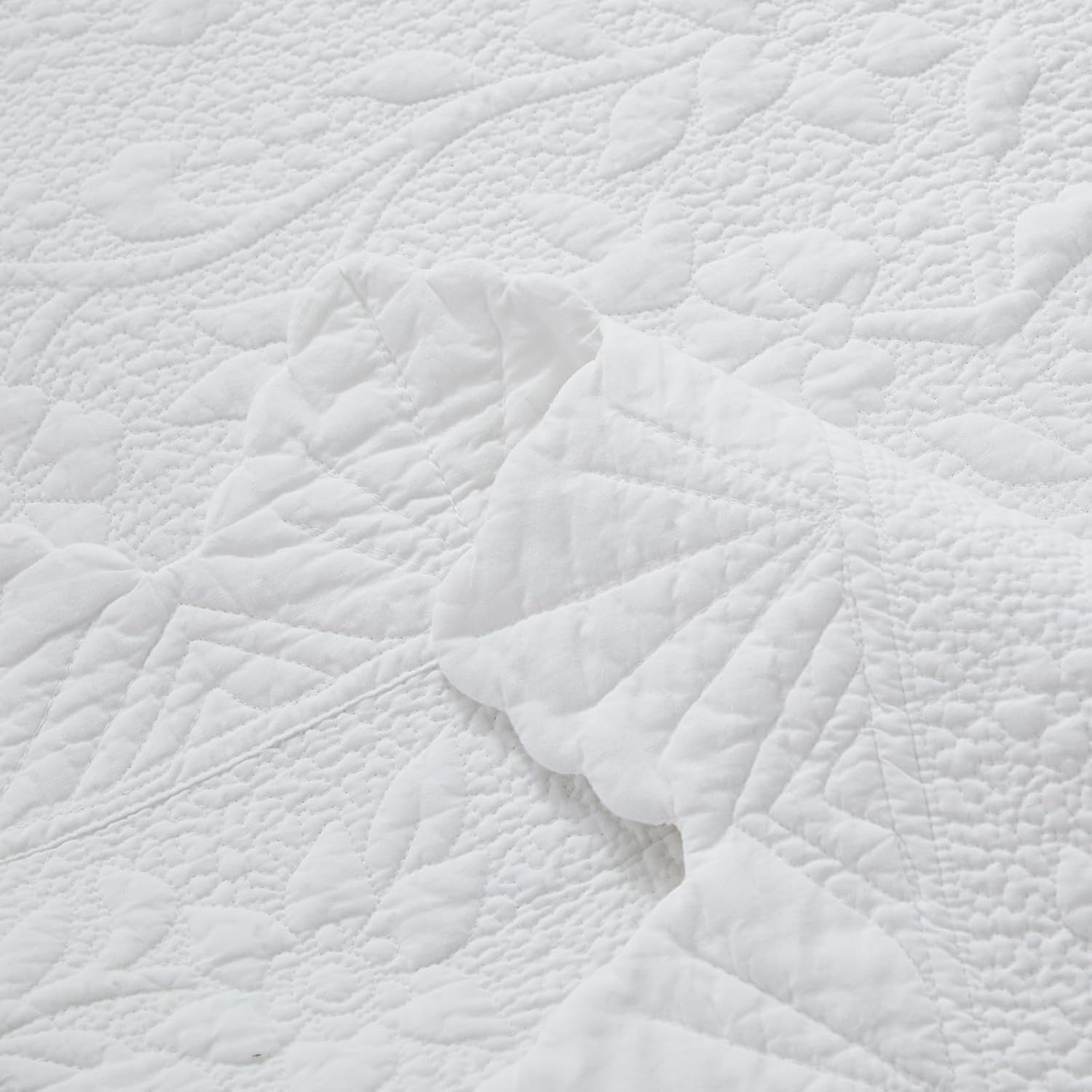 White Floral Quilted Throw Blanket 47×60 Inch